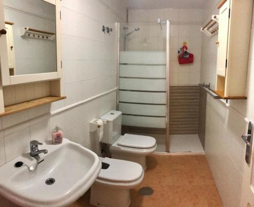 Ванна кімната в Apartamento climatizado con wifi Mar Menor