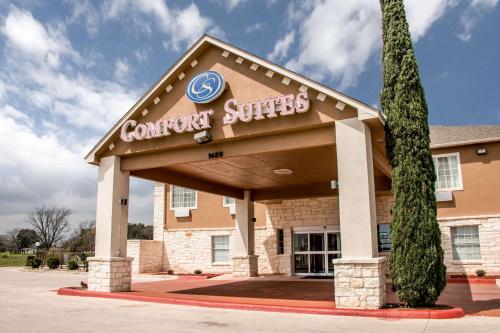 a rendering of a corner suites building at Comfort Suites New Braunfels - San Antonio Area in New Braunfels