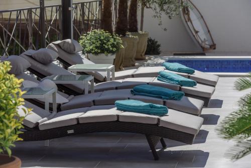 Luxury Villa -Heated Pool -Jacuzzi