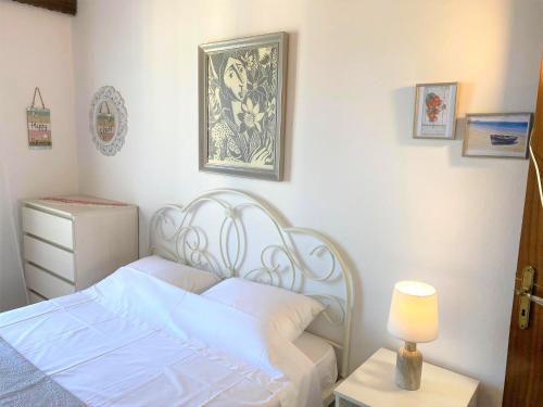 Ein Bett oder Betten in einem Zimmer der Unterkunft Summer house in Spetses