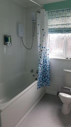 Koupelna v ubytování Beverley East Townhouse Free Parking