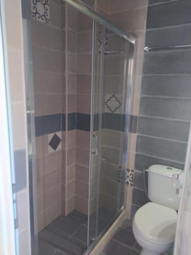 A bathroom at Neohori 3