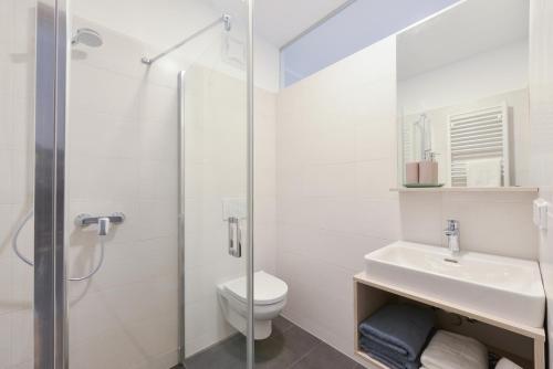 Koupelna v ubytování 23-hotel