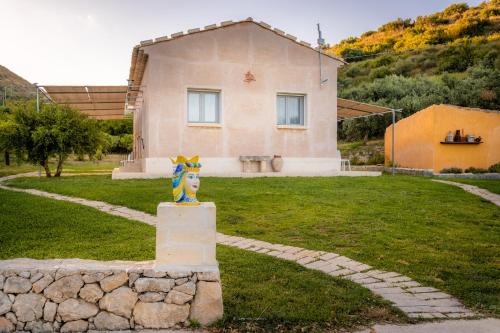Agriturismo Val Di Notoにある庭