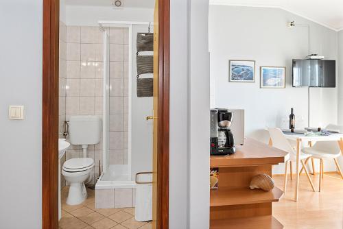 Ένα μπάνιο στο Jimy Apartments