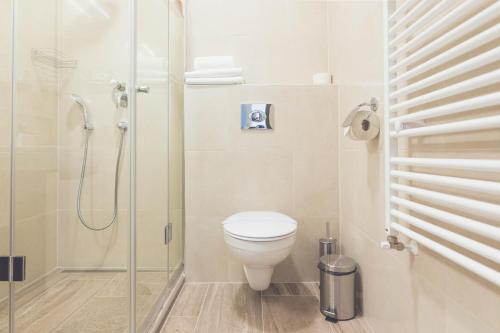 Kylpyhuone majoituspaikassa Smart Hotel
