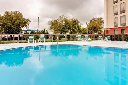 Holiday Inn Express Memphis Medical Center - Midtown, an IHG Hotel Image