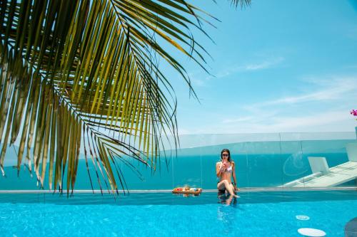 Kolam renang di atau dekat dengan Sala Danang Beach Hotel