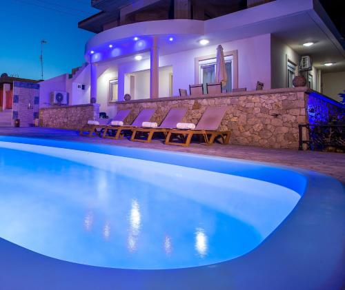 Bazén v ubytování Villa Linda Tsambika Afandou nebo v jeho okolí