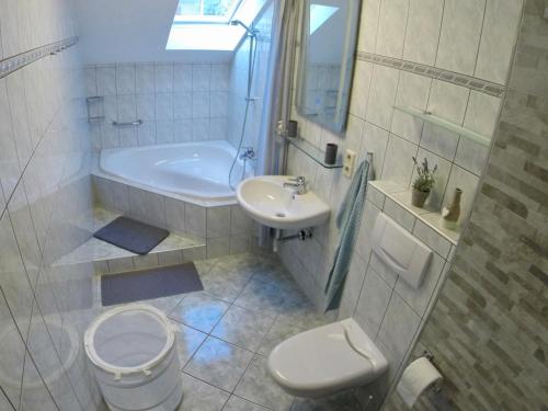 Koupelna v ubytování Holiday Apartment Lavanda Sumpetar