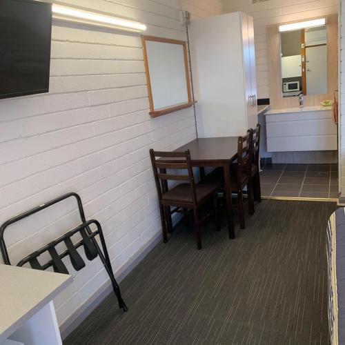 Μια τηλεόραση ή/και κέντρο ψυχαγωγίας στο Finley Motel