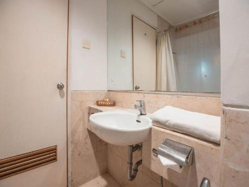 Koupelna v ubytování Hotel Bulevar Tanjung Duren Jakarta