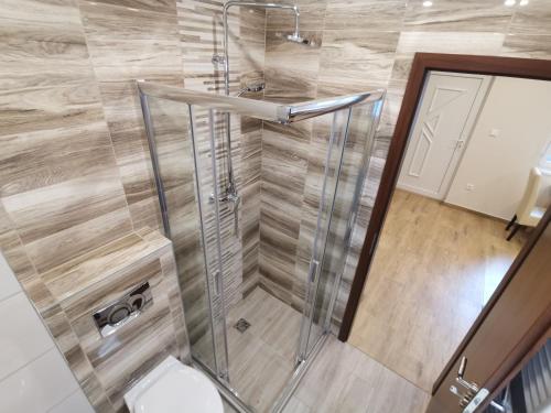 A bathroom at Termál Apartmanház