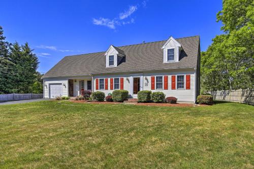 Cape Cod Home with Game Room - 3 Mi From Mayflower!