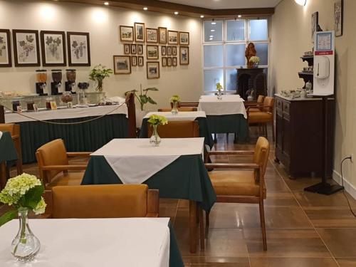 ห้องอาหารหรือที่รับประทานอาหารของ Hotel do Cerrado