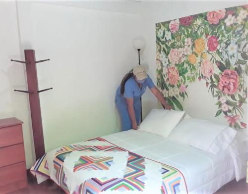 Hotel Kantarrana Urbana Jardinにあるベッド