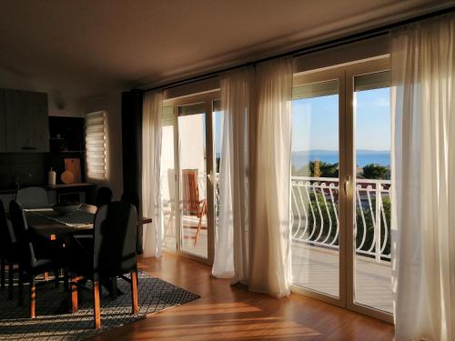 Fotografia z galérie ubytovania Apartment near the sea-self check-in v destinácii Podstrana