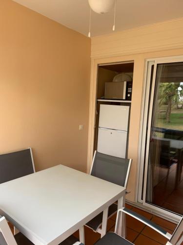 Dapur atau dapur kecil di Studio Corail Rez de Jardin