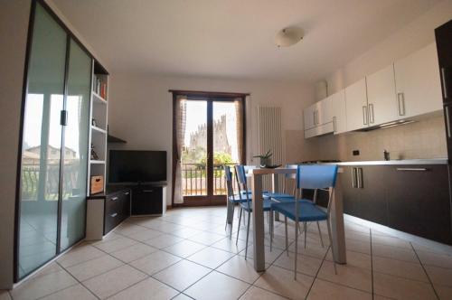 Fotografie z fotogalerie ubytování Castel View Apartment - Gardaslowemotion v destinaci Tenno