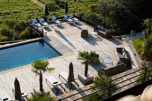 Hôtel La Maison de Crillonの敷地内または近くにあるプール