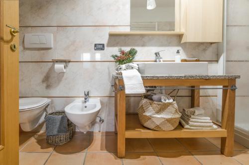 Bilik mandi di Villa Recla