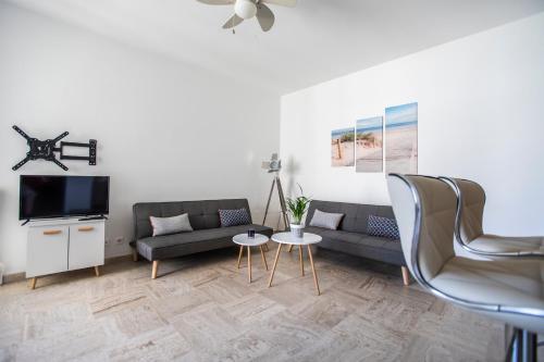 ++++ renovated cosy 50m2 sunny flat / balcony / close to beach and to the Palais des festivals ++++