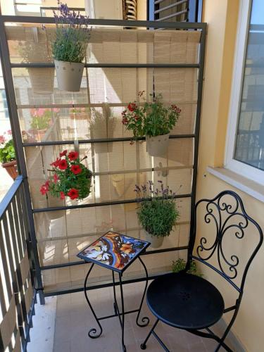 Un balcón o terraza de B&b La Rocca