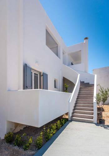 Milos Del Sol Studios
