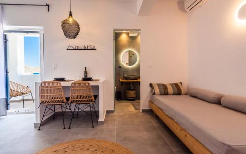 Milos Del Sol Studios