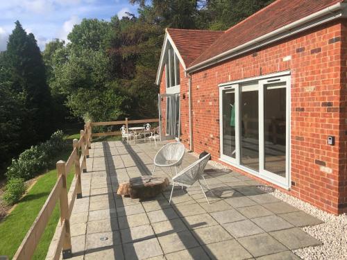 Κήπος έξω από το Cheltenham View Lodge
