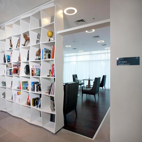 Die Bibliothek im Hotel