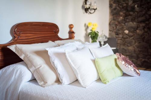 Ένα ή περισσότερα κρεβάτια σε δωμάτιο στο Romantic Hamlet Cottage with Private Pool La Fragua de Eliseo