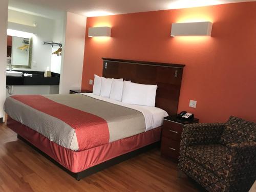 Katil atau katil-katil dalam bilik di Motel 6-Alma, AR l-40