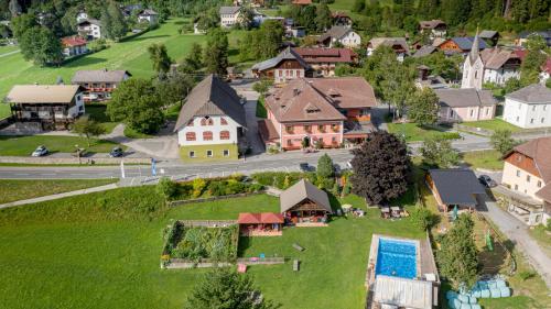 Бассейн в Landhof Waidegger Wirt - Hotel, Restaurant, Bar или поблизости