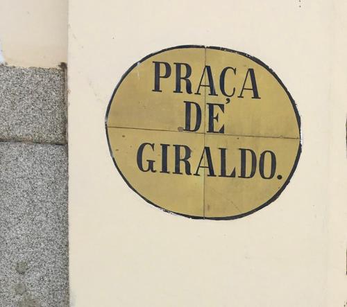 a sign on a wall that readszona de gracia at Casa do Giraldo in Évora