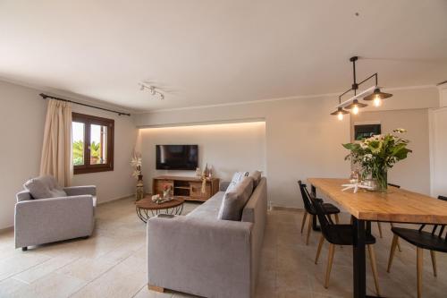 A television and/or entertainment centre at Dimoulias House
