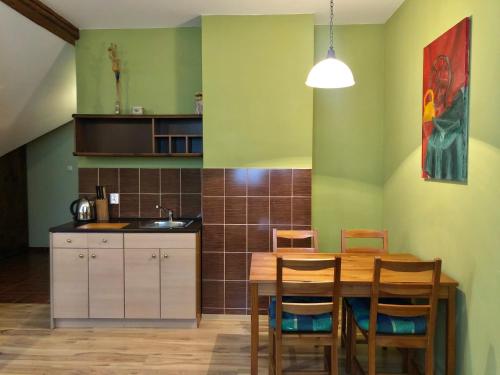 Virtuvė arba virtuvėlė apgyvendinimo įstaigoje Sianki nad Sanem