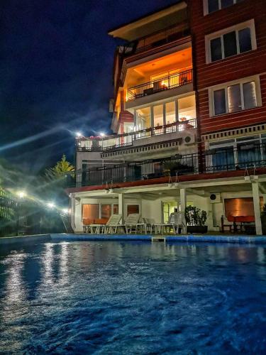 Kolam renang di atau dekat dengan Villa Marta