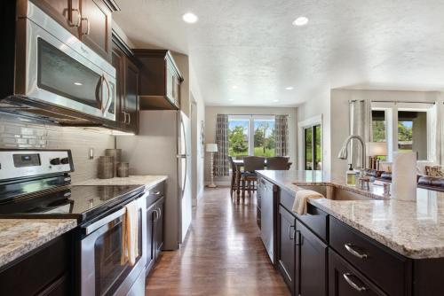 Fox Lane Luxury Home – Photos 2