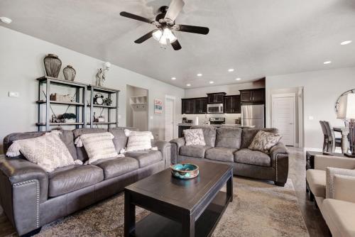 Fox Lane Luxury Home – Photos 3