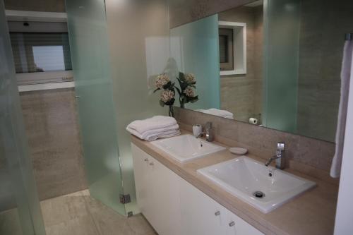 Villa dos Salgados - Beachfront, 6 Golf Courses, 6BDR