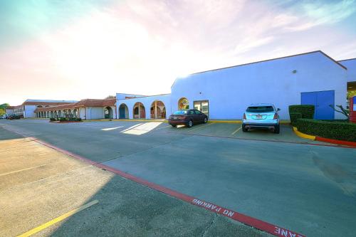 Motel 6-Longview, TX - North