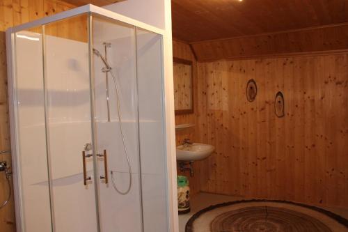 A bathroom at Schmiedalm