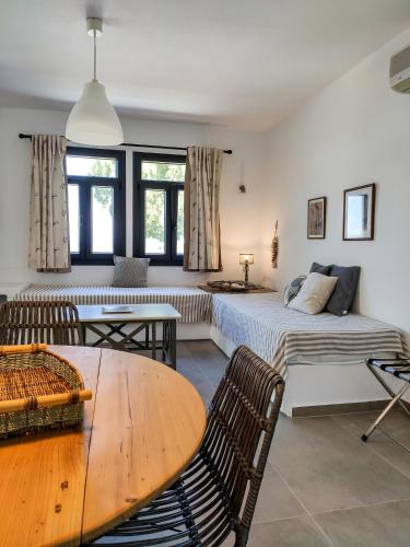 Gallery image of Pernakria in Skala Rachoniou