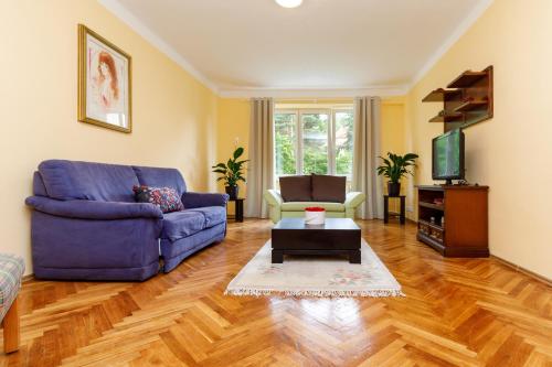 Μια τηλεόραση ή/και κέντρο ψυχαγωγίας στο Apartments TGM 11