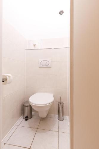 Ένα μπάνιο στο Apartments TGM 11
