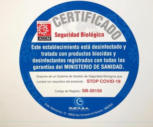 une étiquette pour un vaccin sentinelle antibiotique biologique dans l'établissement Boat Hotel Barcelona, à Barcelone