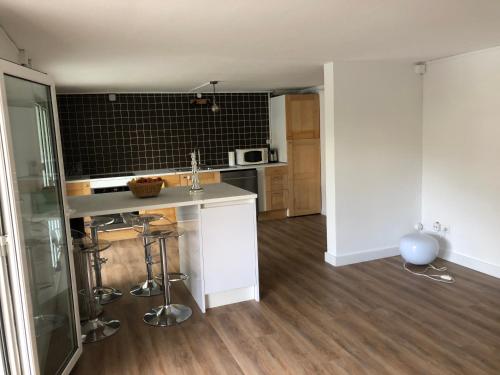 Photo de la galerie de l'établissement T3 MAGNOLETTA AVEC TERRASSE PROCHE DES PLAGES, à Anglet