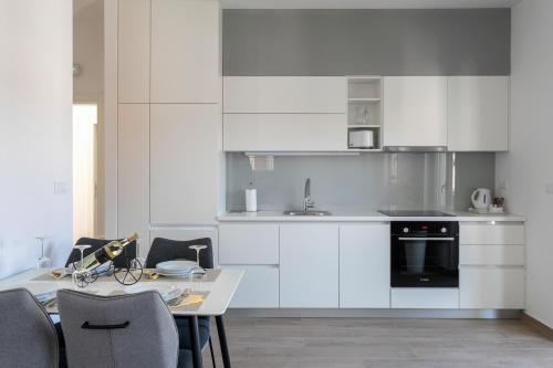 Kuchyň nebo kuchyňský kout v ubytování Apartments Jakic