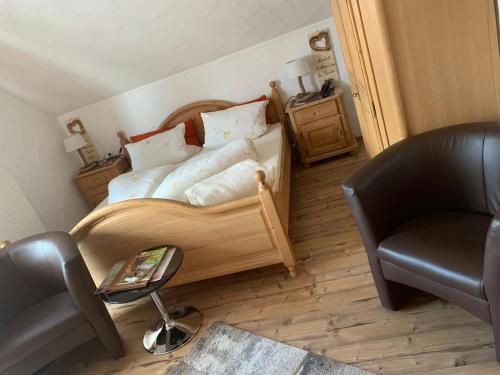 Letto o letti in una camera di Hotel-Hauensteiner-Hof